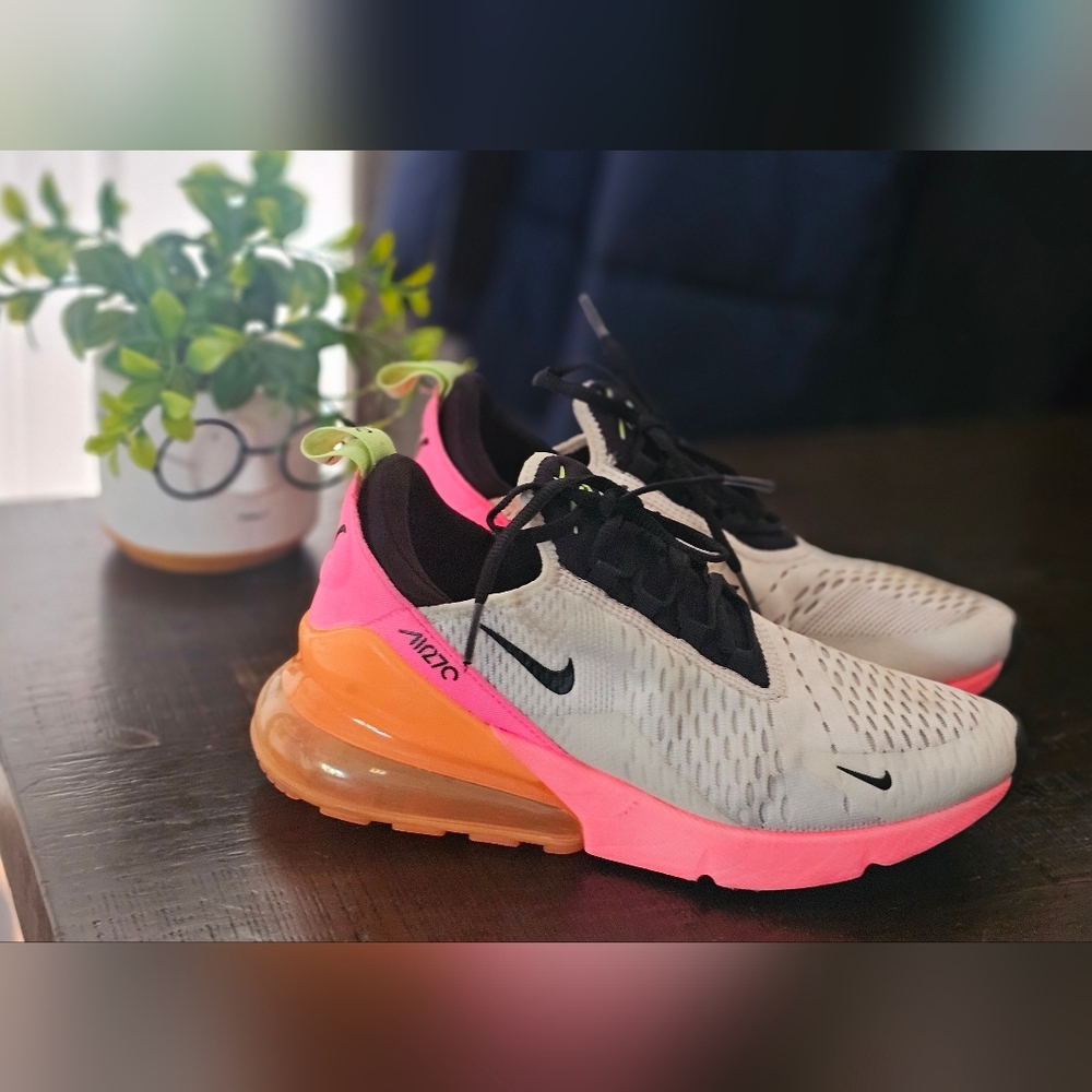 Nike Women's Air Max 270 in White and Pink